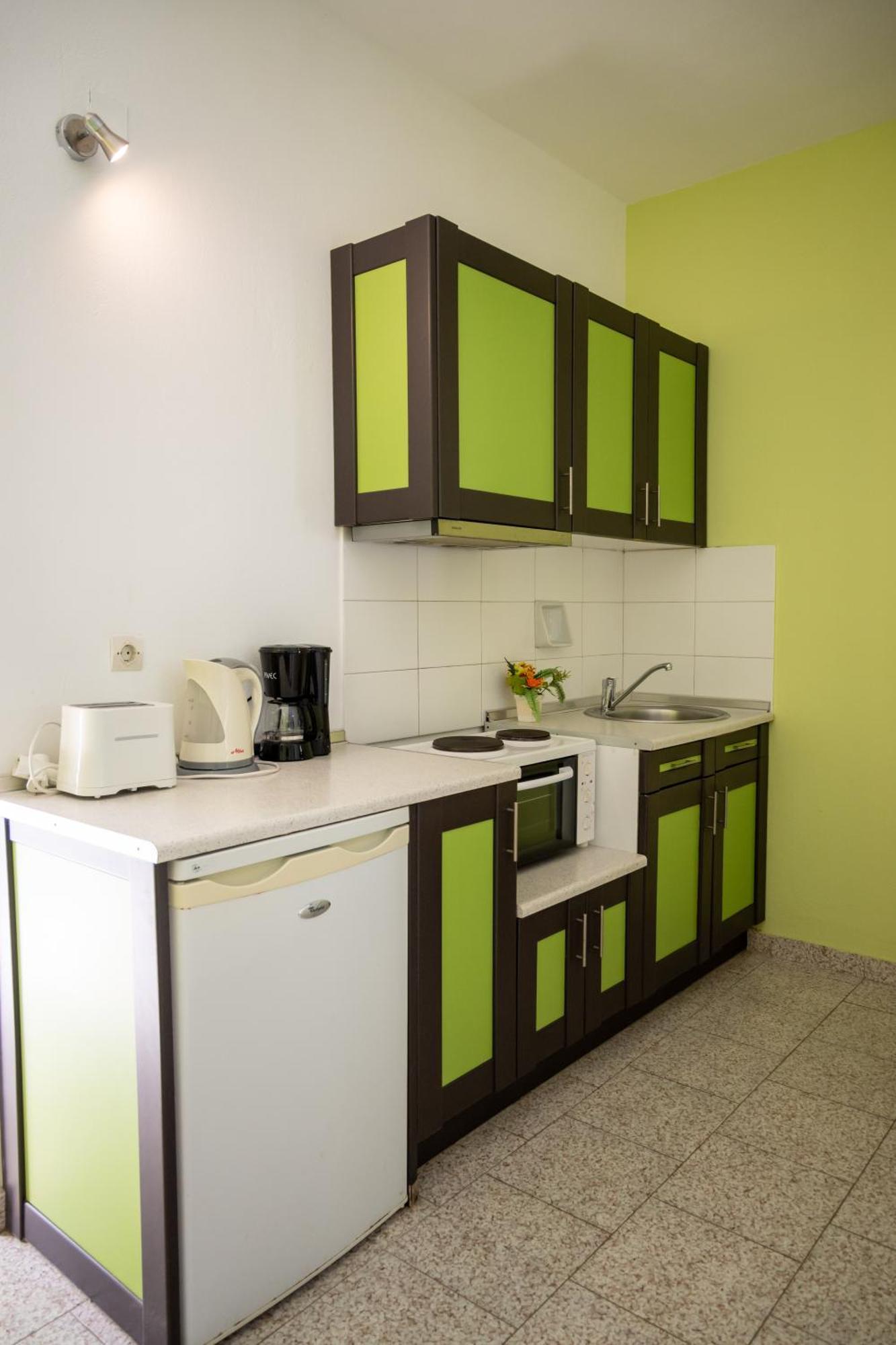 Crystal Blue Hotel, Барбати Экстерьер фото